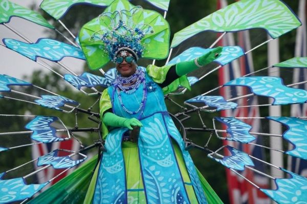 Фото: красочный парад в честь Платинового юбилея королевы Елизаветы Второй