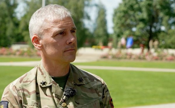 "Уверен, что боеприпасы у них не закончатся". Что происходит в центре, где Запад ищет оружие для Украины