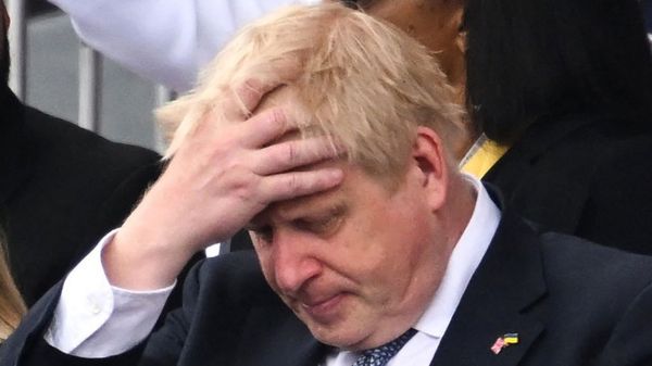 Борис Джонсон выиграл голосование по вотуму недоверия. Он остается премьер-министром Великобритании