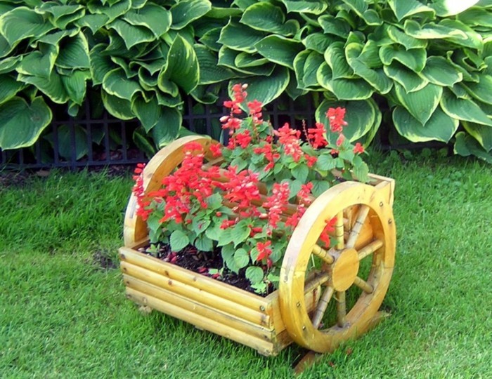 Как сделать клумбу или садовую фигуру своими руками из подручных материалов