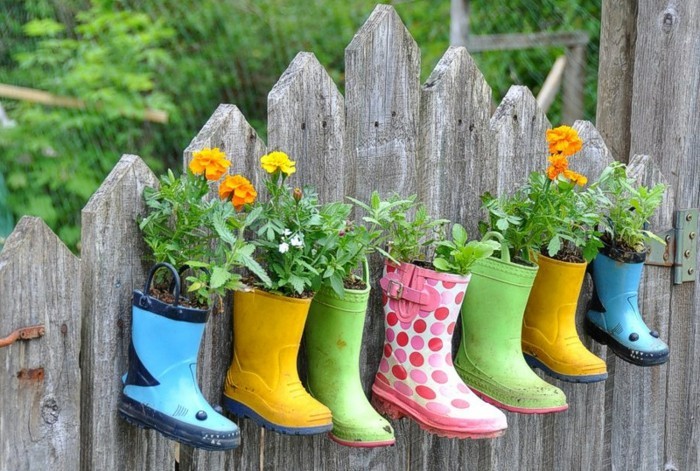 Как сделать клумбу или садовую фигуру своими руками из подручных материалов