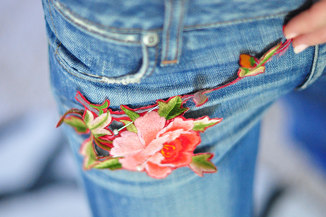 Как украсить джинсы вышивкой, если вы не умеете вышивать