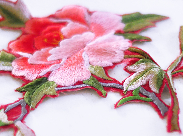 Как украсить джинсы вышивкой, если вы не умеете вышивать