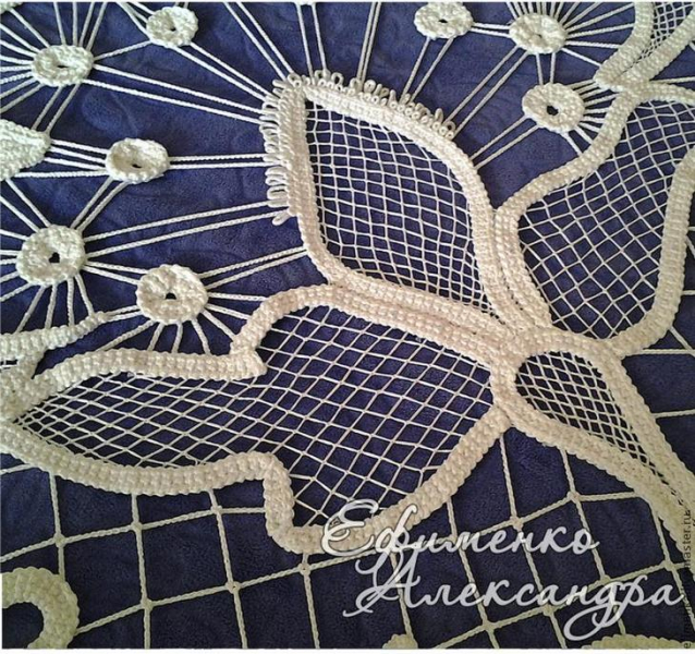 Мастер-класс: изголовье кровати в техники вязания крючком и вышивки