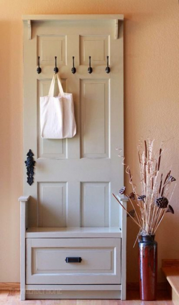 Невероятные идеи из старых дверей