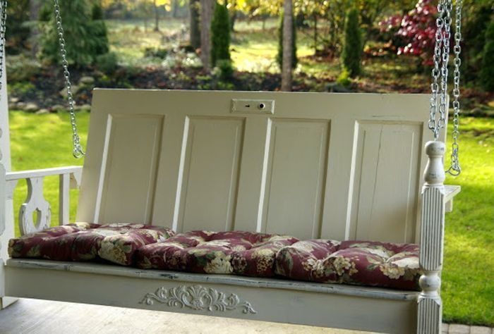 Невероятные идеи из старых дверей