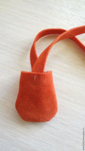 Шьем своими руками карманного зверька Мышонка-почтальона