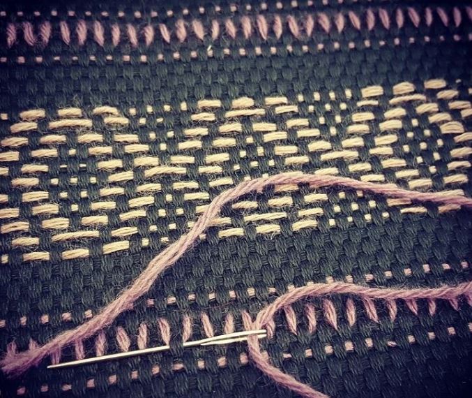 Шведская вышивка или плетение. Удивительные орнаменты простыми стежками