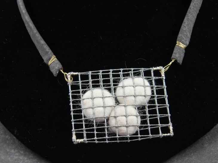 Украшения из шерсти кота