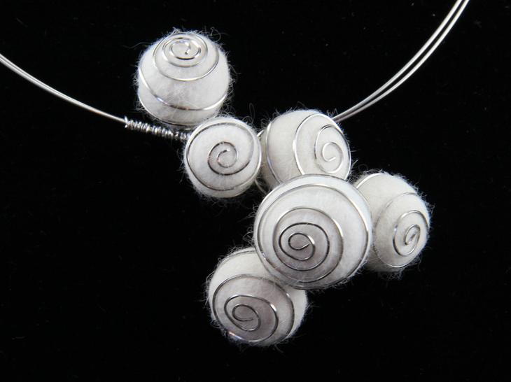 Украшения из шерсти кота