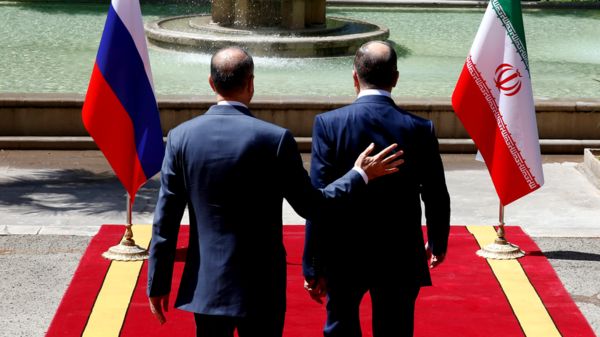 Россия собирается покупать у Ирана запчасти для самолетов. Какие и почему именно там?