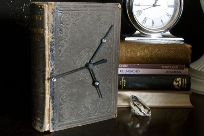 17 оригинальных идей, как с помощью ненужных книг создать стильный интерьер