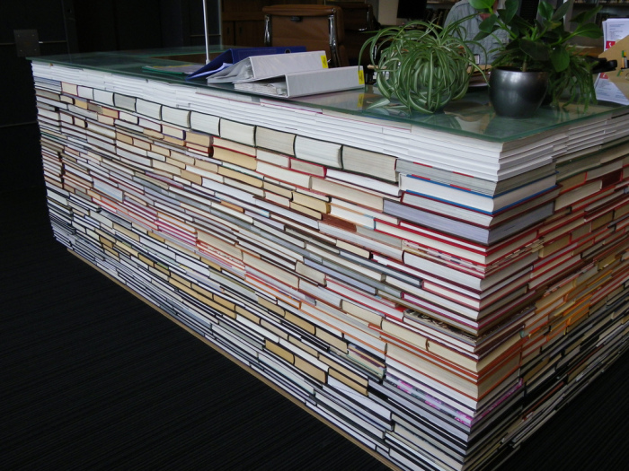 17 оригинальных идей, как с помощью ненужных книг создать стильный интерьер