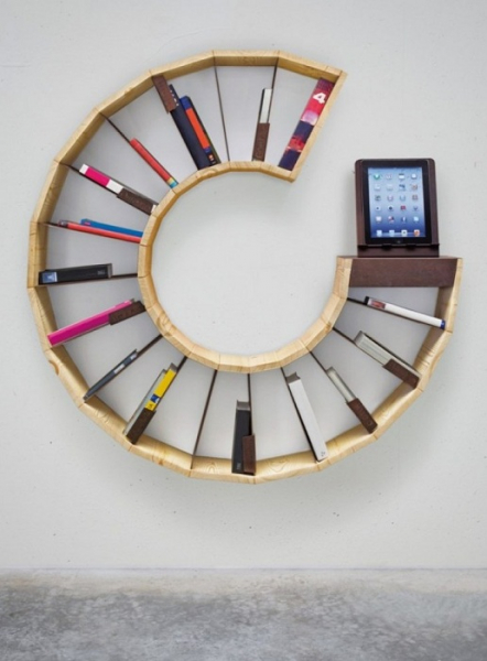 28 впечатляющих идей, как вдохнуть новую жизнь в привычный интерьер с помощью крутых полок