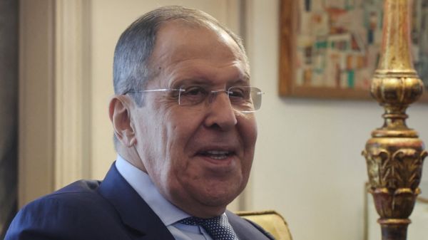 Лавров в Египте хочет заручиться поддержкой войны в Украине и винит в продовольственных проблемах Запад