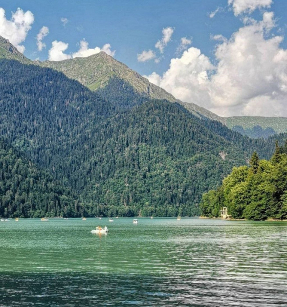 «Больше не тянет»: туристка делится смешанными впечатлениями от отдыха в Абхазии