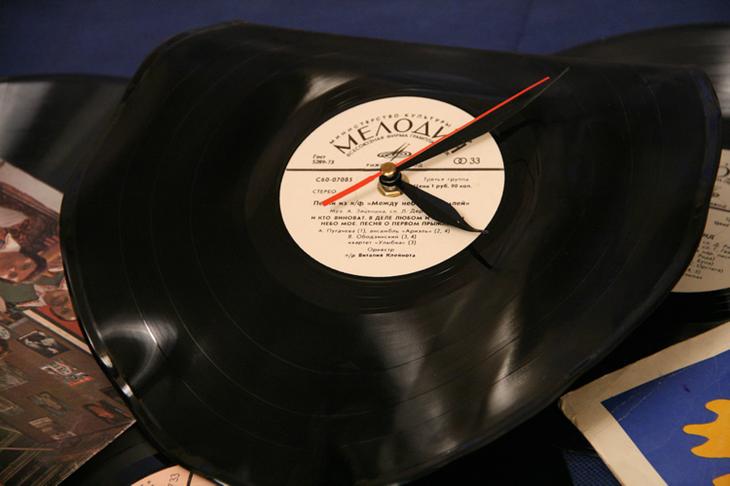 Часы из старых виниловых пластинок своими руками