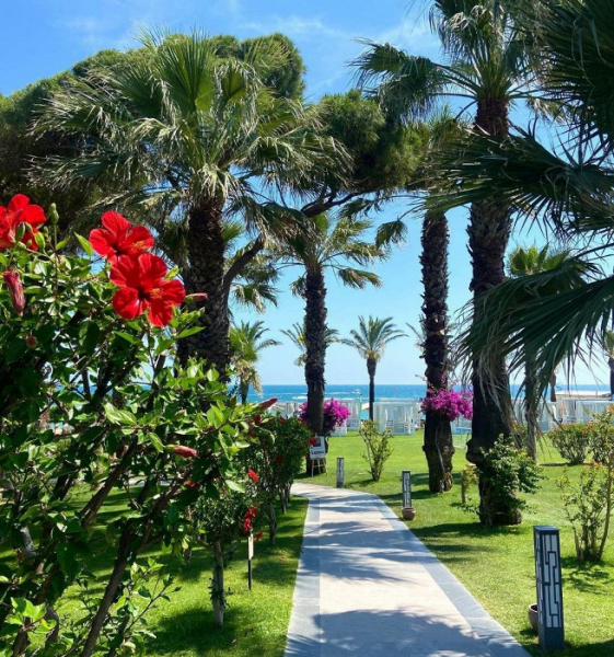 «Карнавал радости и позитива» за 260 тысяч: противоречивый отзыв об отдыхе в Белеке