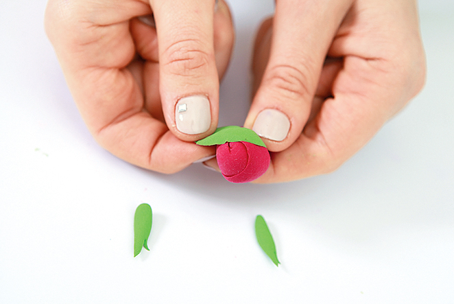 Король всех цветов: пион из глины