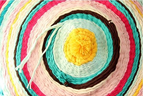 Коврик из старых футболок