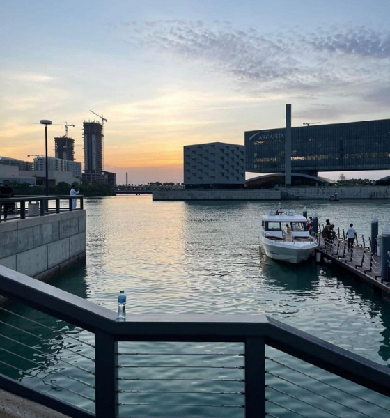 «Открытые купальники, алкоголь и танцы»: восторженный отзыв об отдыхе в Бахрейне