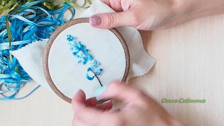 Вышиваем лентами нежный дельфиниум