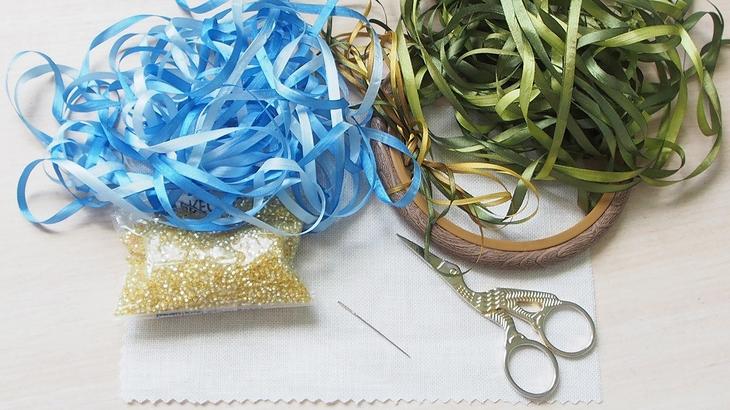 Вышиваем лентами нежный дельфиниум