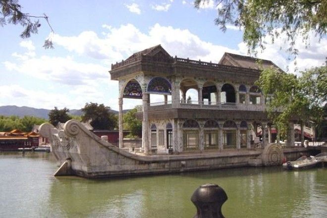 10 самых прекрасных королевских дворцов в мире