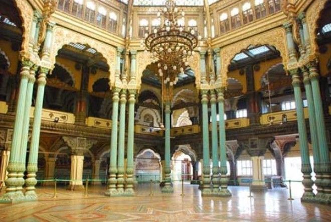 10 самых прекрасных королевских дворцов в мире