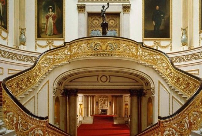 10 самых прекрасных королевских дворцов в мире