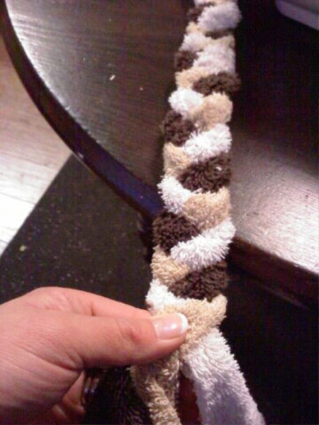 12 идей как сделать коврики из старых вещей своими руками