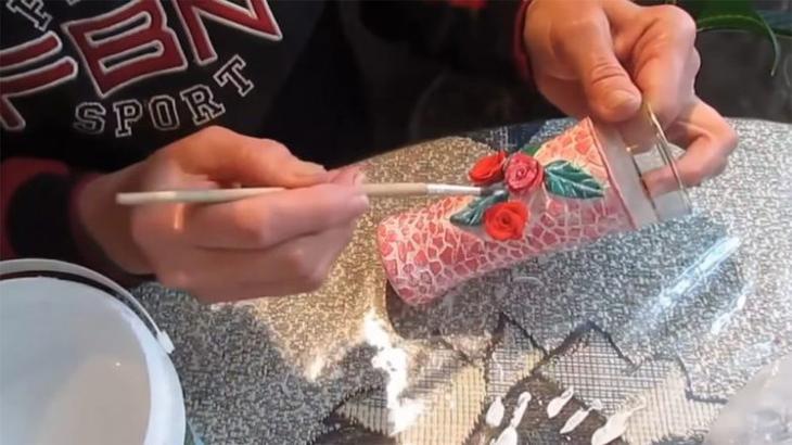 Декор стакана при помощи скорлупы