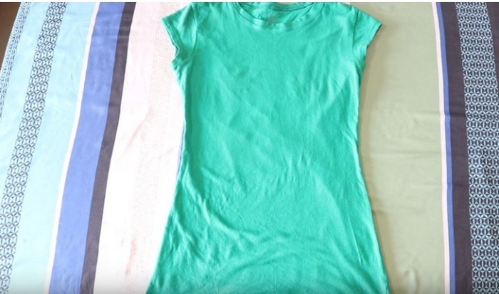 Как «зашить» дырявую одежду за 30 секунд без иголки и нитки