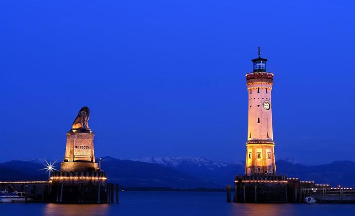 Маяки &mdash; путеводные огни для кораблей