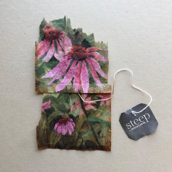 Миниатюрные картины на использованных чайных пакетиках