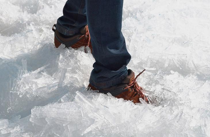 Невероятные ледяные образования озера Байкал