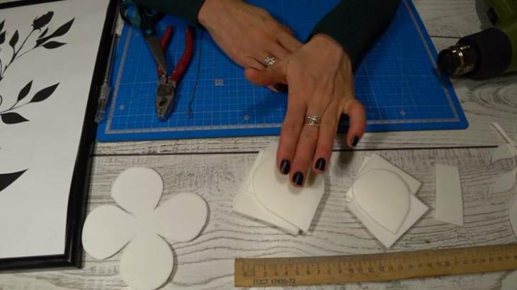 Объёмная картина из простых материалов