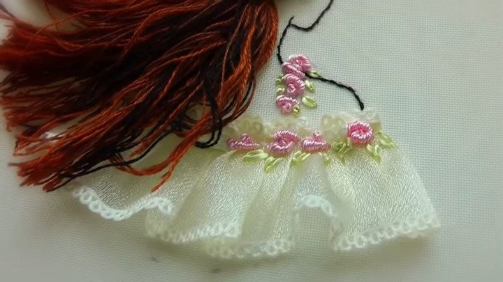 Объёмная вышивка для украшения одежды и аксессуаров