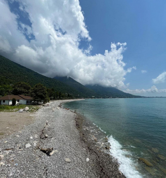 «Плотные объятия с унитазом», высокая влажность и отсутствие медпомощи: отзыв об отдыхе в Абхазии