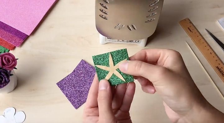 Розы из фоамирана