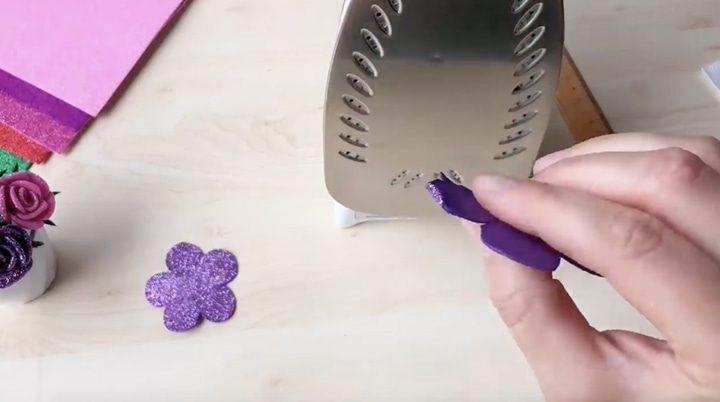 Розы из фоамирана