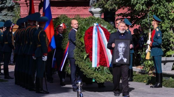 В Москве похоронили Михаила Горбачева. Проститься с ним пришли тысячи людей