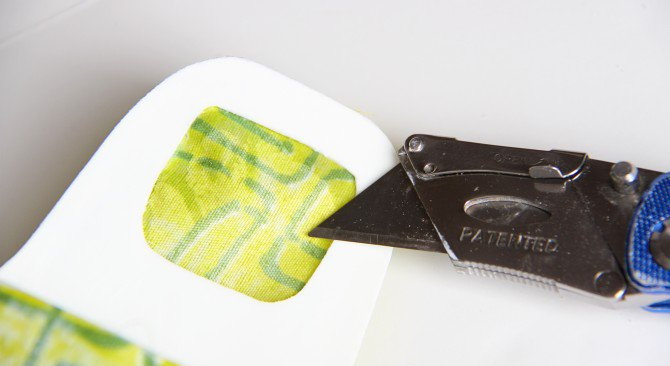 Делаем чехол для зарядки телефона из обычного флакона