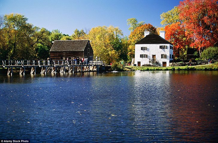 Фейковые достопримечательности, возведённые специально для того, чтобы наживаться на туристах