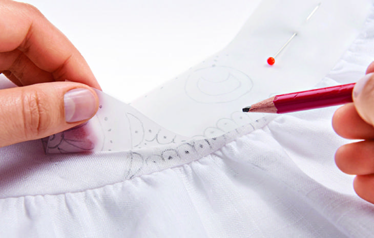 Как украсить блузку вышивкой