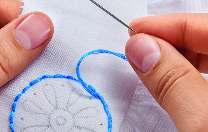 Как украсить блузку вышивкой