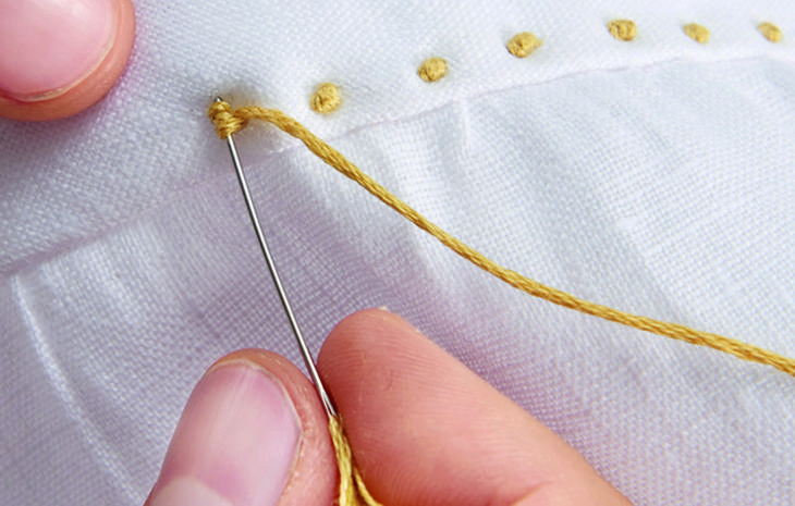 Как украсить блузку вышивкой