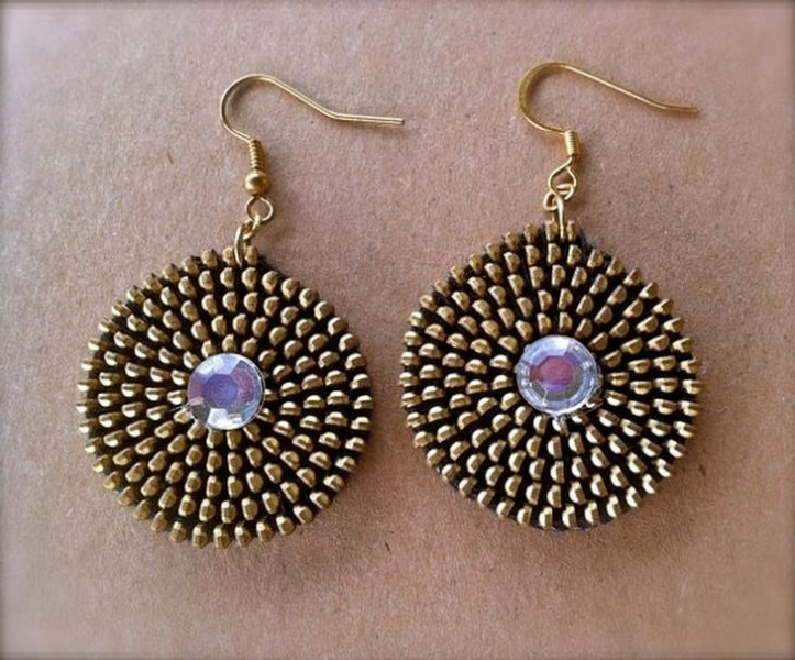 Поделки из молнии своими руками: делаем украшения, игрушки и элементы декора