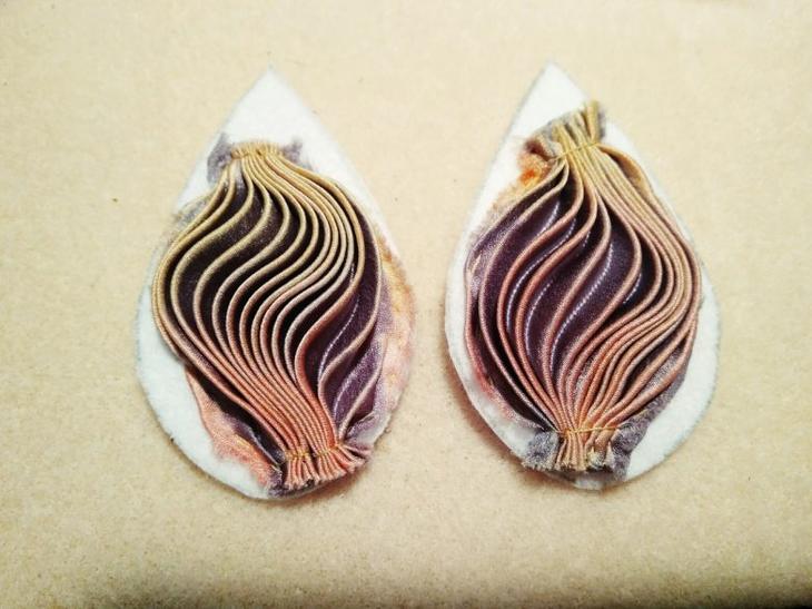 Шикарные серьги с лентой шибори