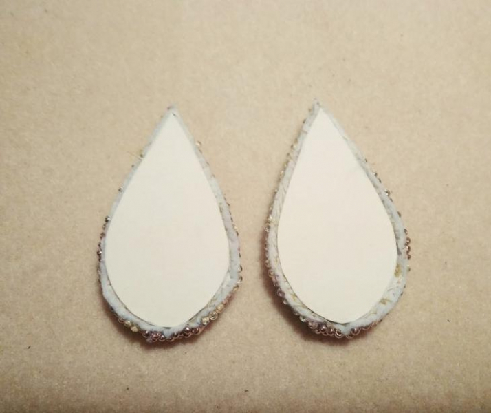 Шикарные серьги с лентой шибори